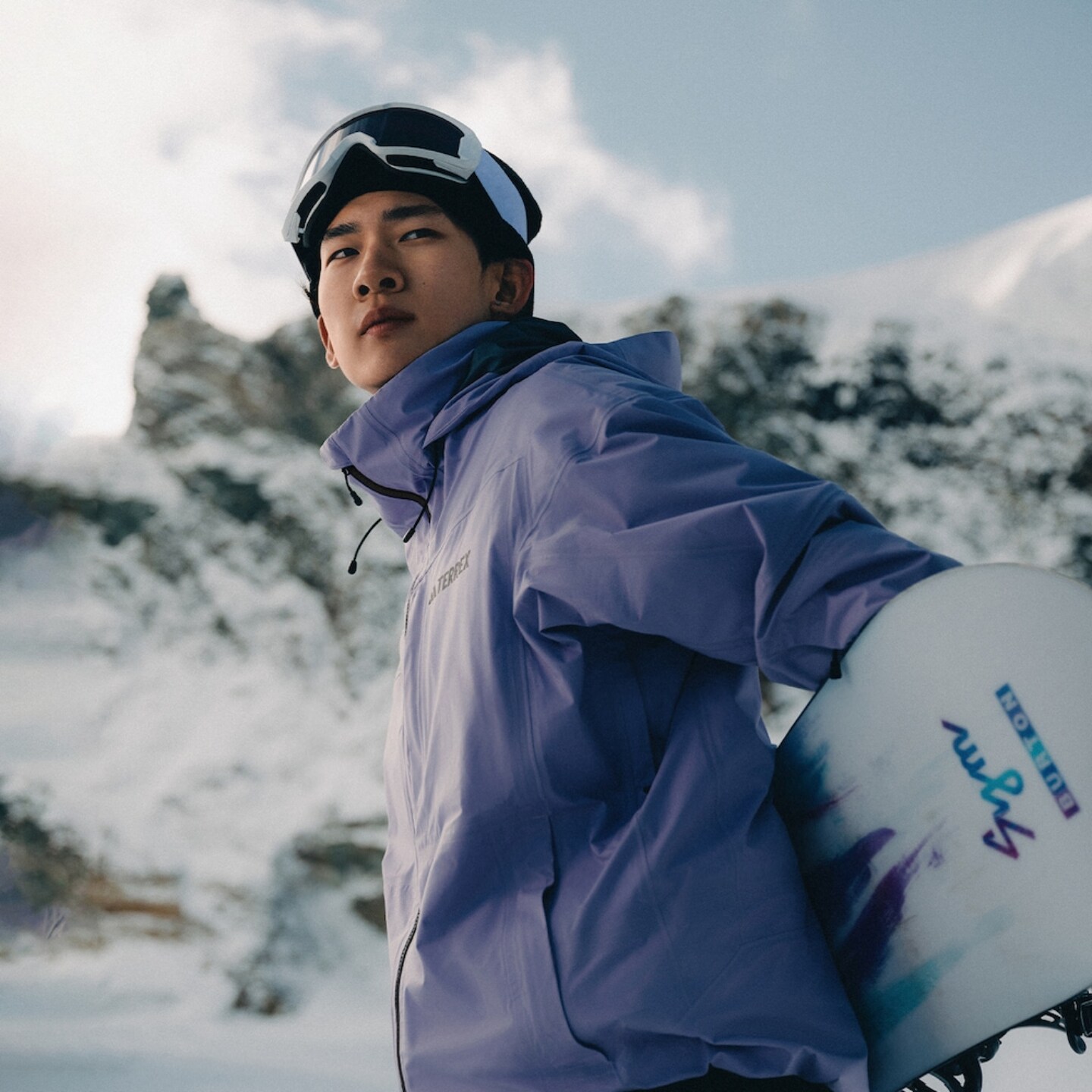 Adidas阿迪达斯滑雪服外套