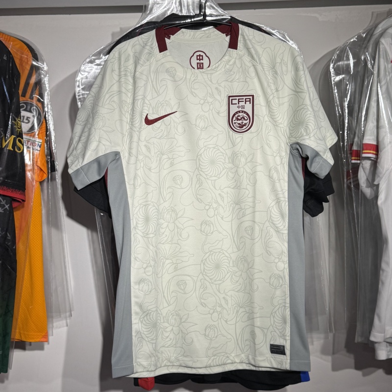 Nike耐克2025新款中国女足国家队球迷版足球服短袖T恤男款FZ9018