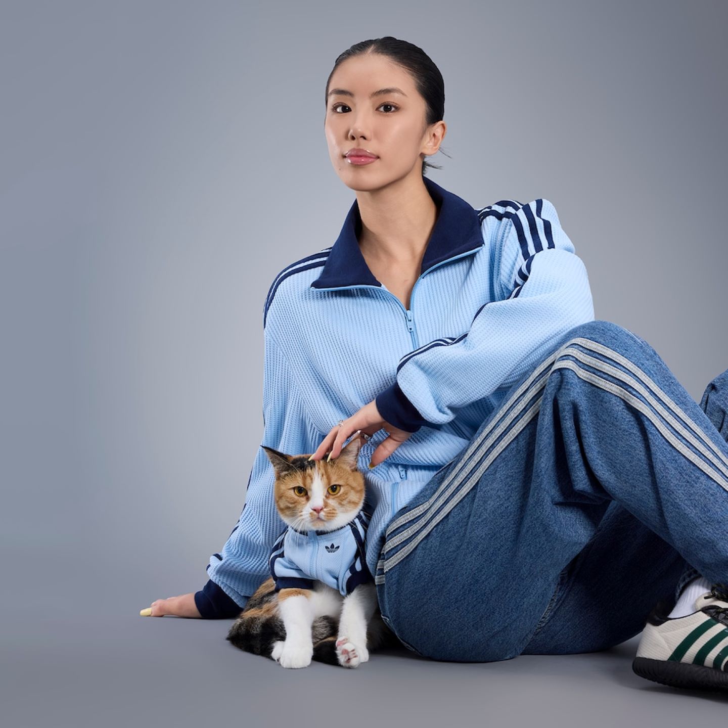 阿迪达斯人宠同款经典运动外套