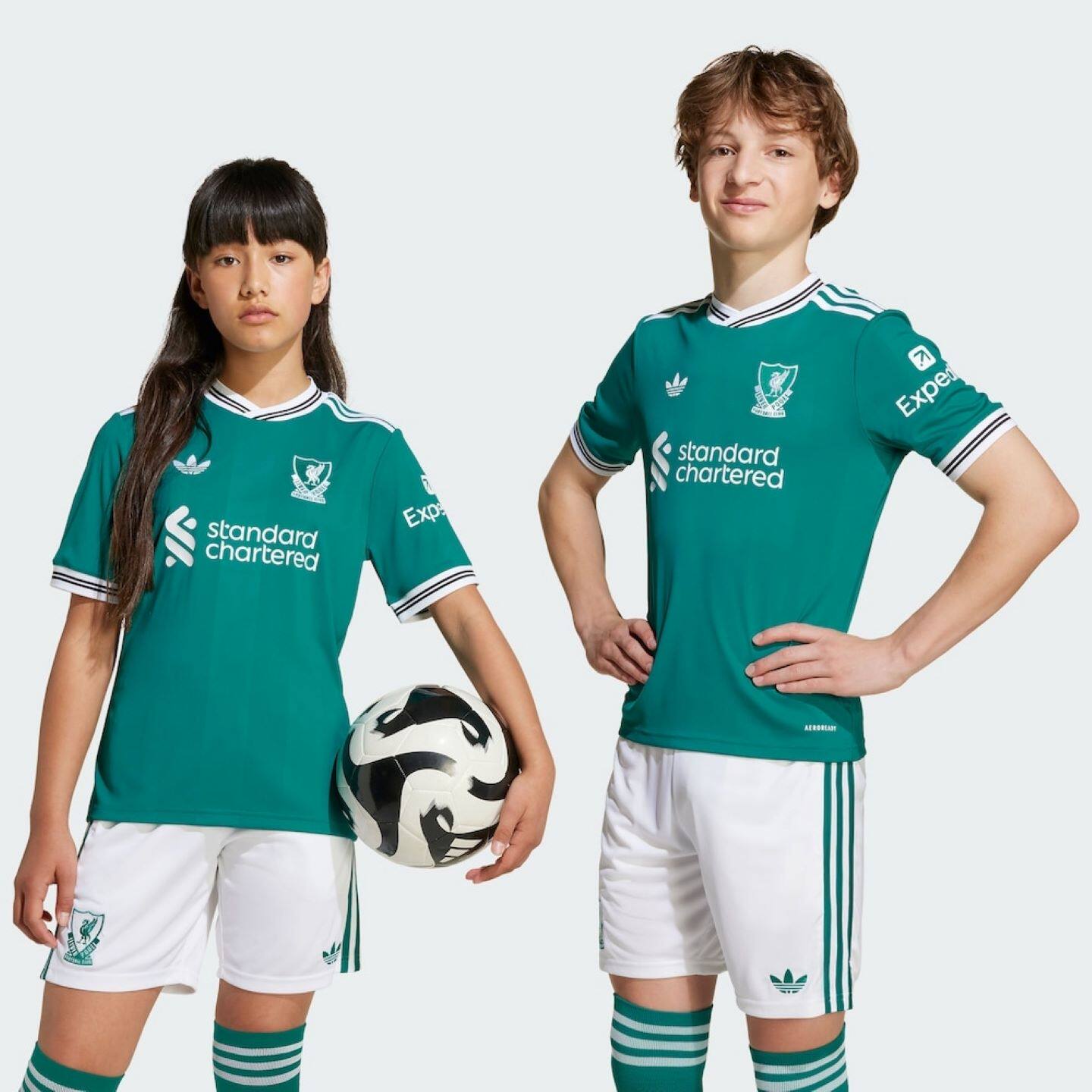 Adidas利物浦25/26赛季大童短袖