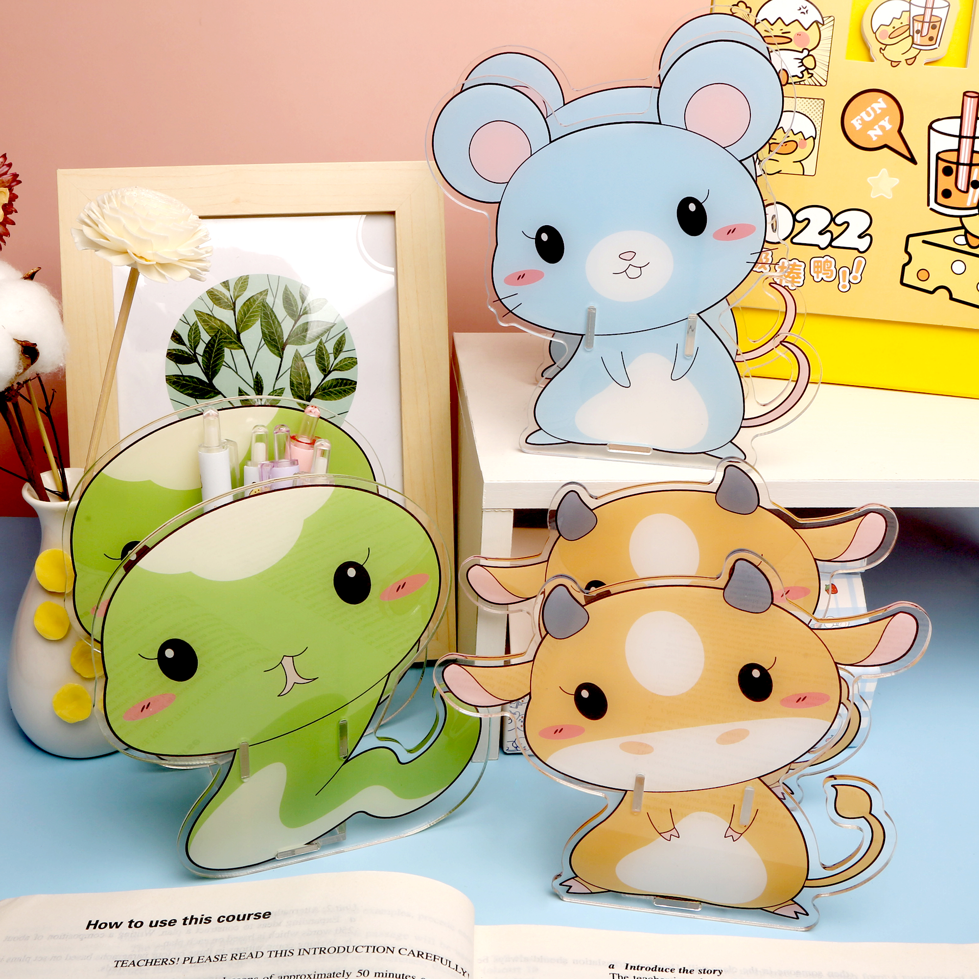 亚克力笔筒办公室桌面收纳盒儿童卡通摆件定制学生diy轻奢组装盒