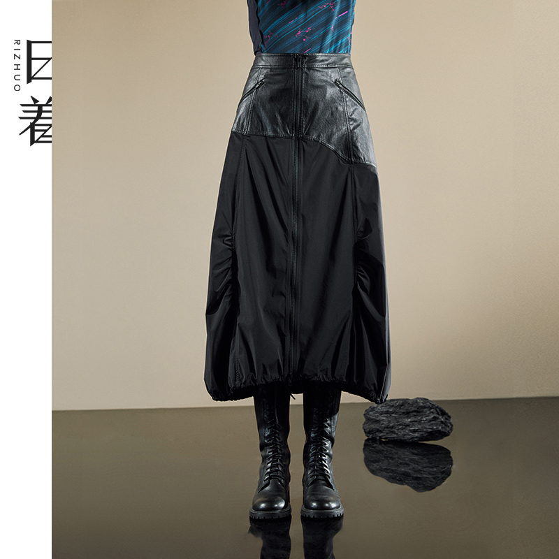 日着原创设计女装半身裙2025春季新款酷飒拼接PU皮工装高腰A字裙