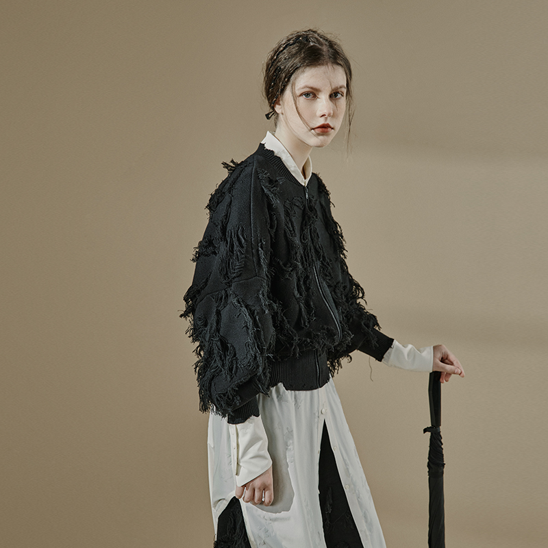 日着原创圆领黑色外搭针织开衫