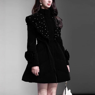 冬季新款女装星空点缀手工钉珠花朵浪漫甜美短款平绒羽绒服