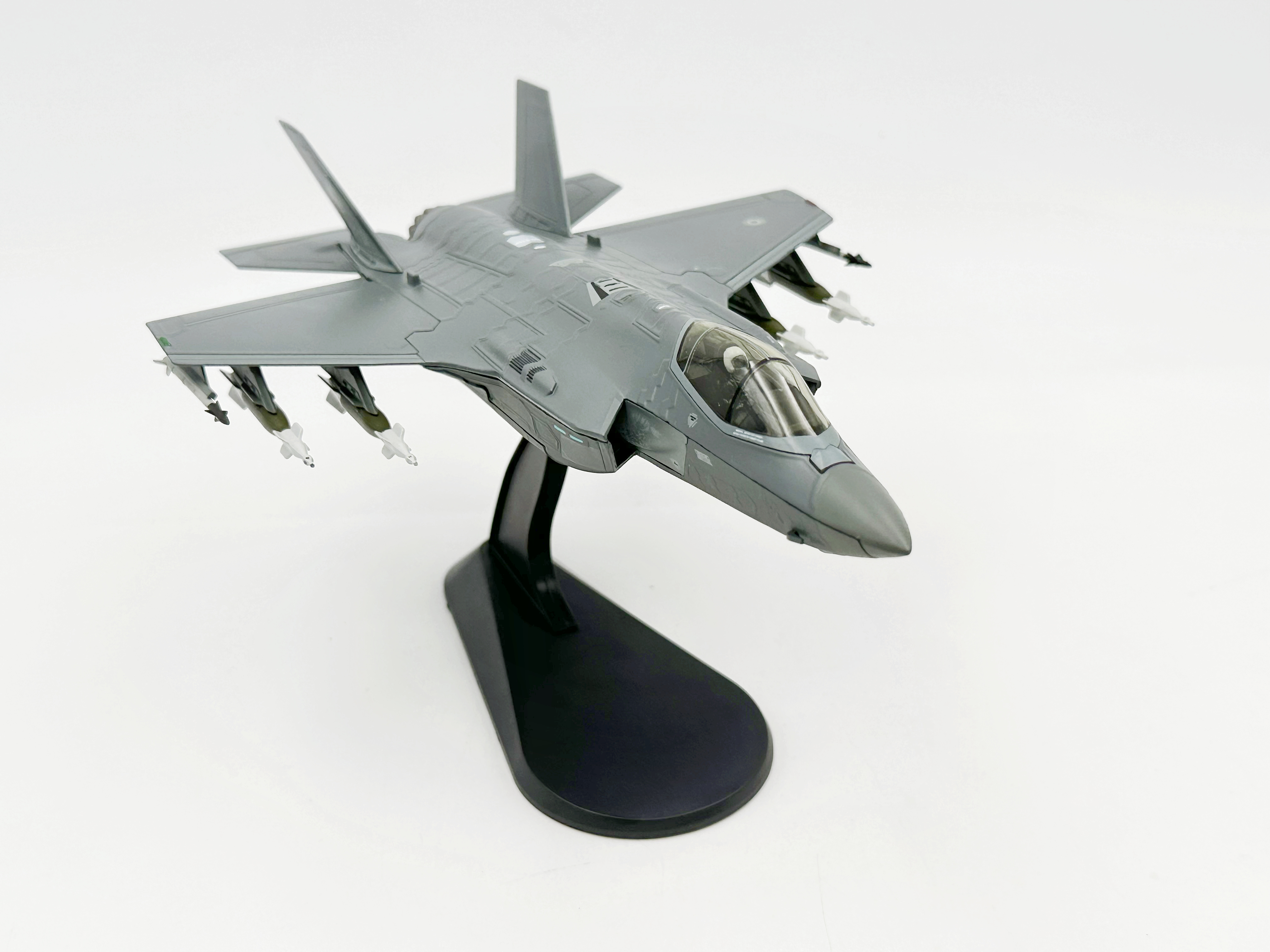 新款1/72美国F-35B垂直起降战机F35合金仿真战斗机飞机军事模型-封面