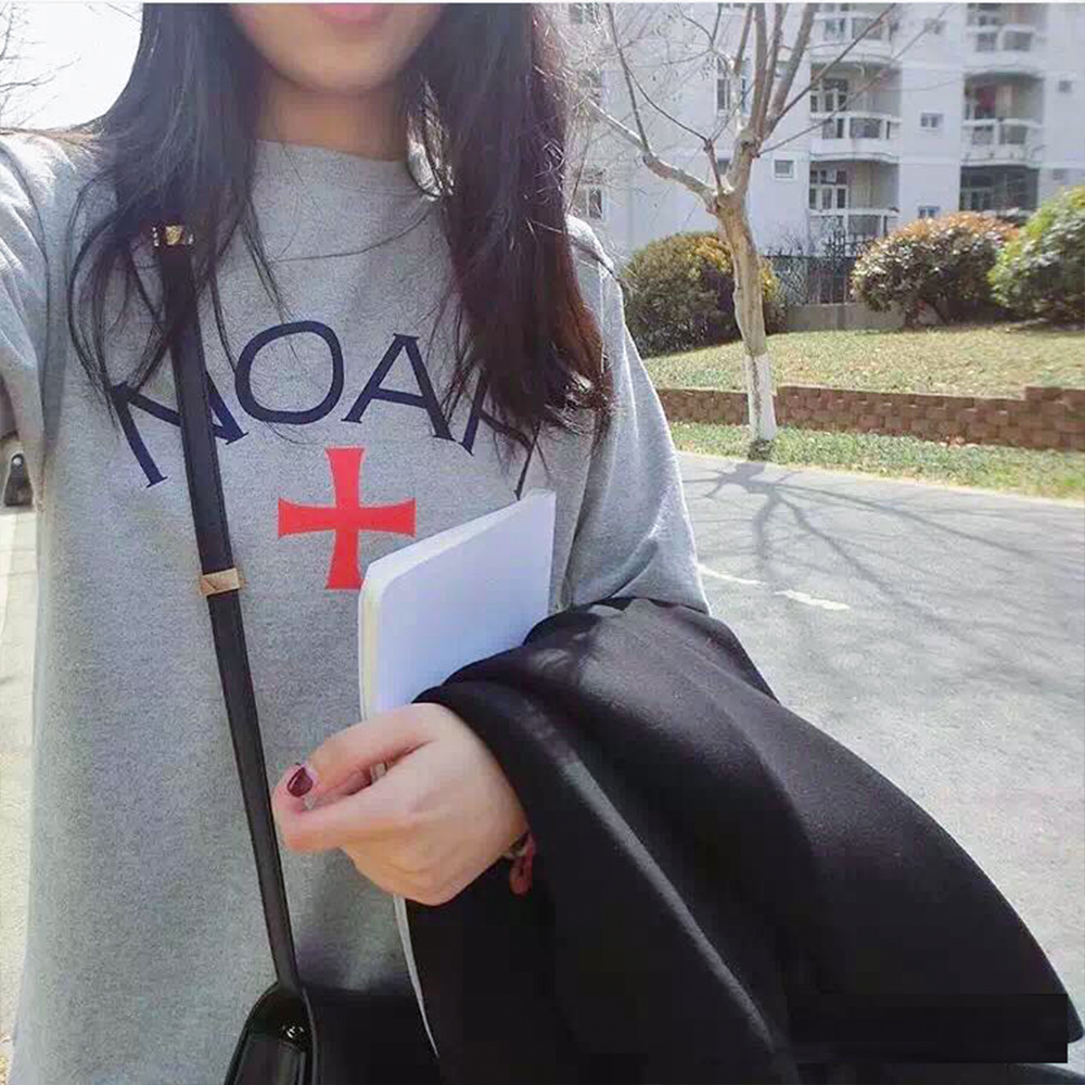 潮牌NOAH OG十字架印花Sweatshirt高街宽松圆领加绒无帽卫衣男女-封面