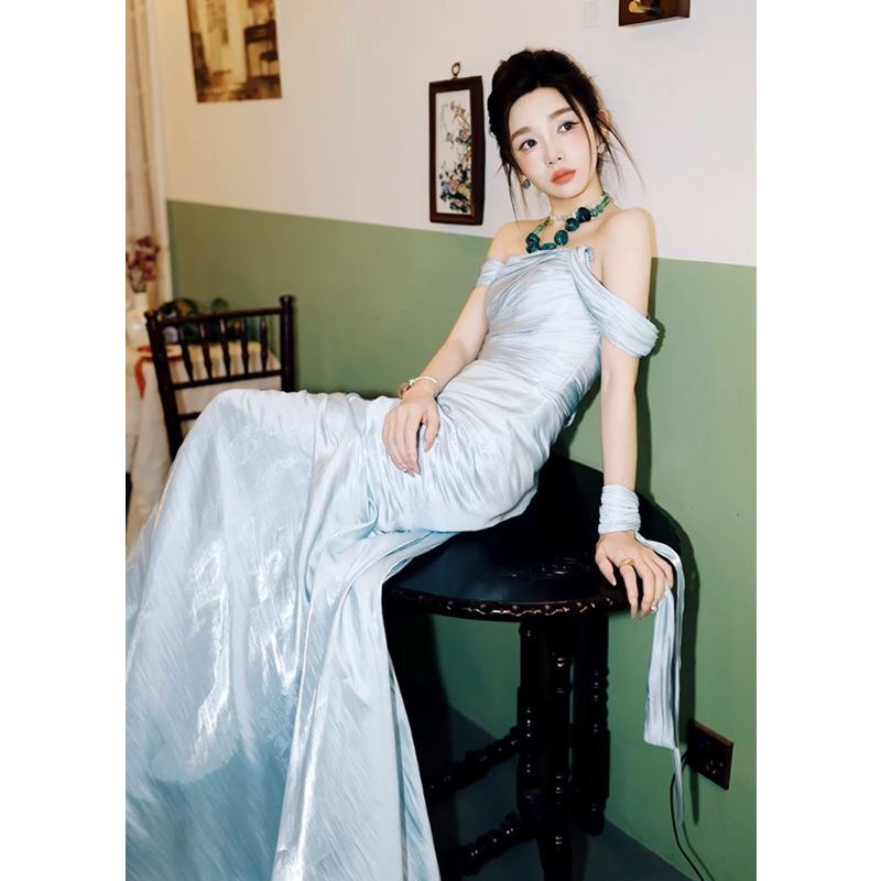 法式一字肩高级感蓝色礼服裙女小拖尾长裙轻奢气质晚宴风出门纱