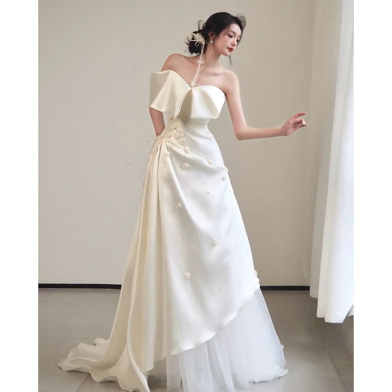 法式单肩优雅轻婚纱高级感新娘晨袍订婚宴会超仙花朵轻奢敬酒服