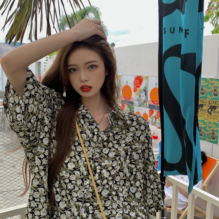 Real price ~ Korean summer retro design loose and thin short sleeve shirt coat