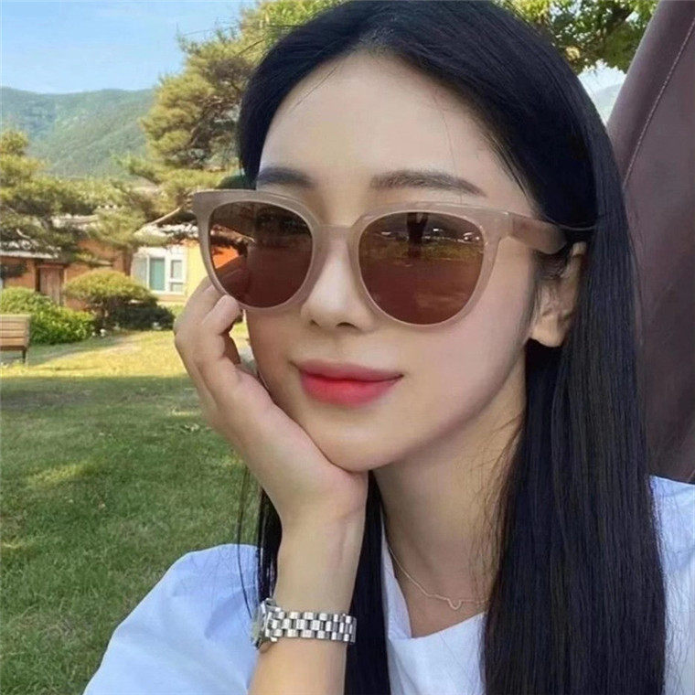 韩国秀智同款奶茶色偏光太阳镜网红女复古沙滩遮阳小脸猫眼墨镜潮