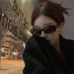 欧美2023新款网红insB字黑色长方形窄框墨镜偏光辣妹小脸太阳镜女