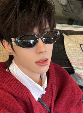 猫眼黑色窄框墨镜痞帅潮拍照潮酷