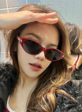 红色猫眼墨镜拍照出片太阳镜遮阳