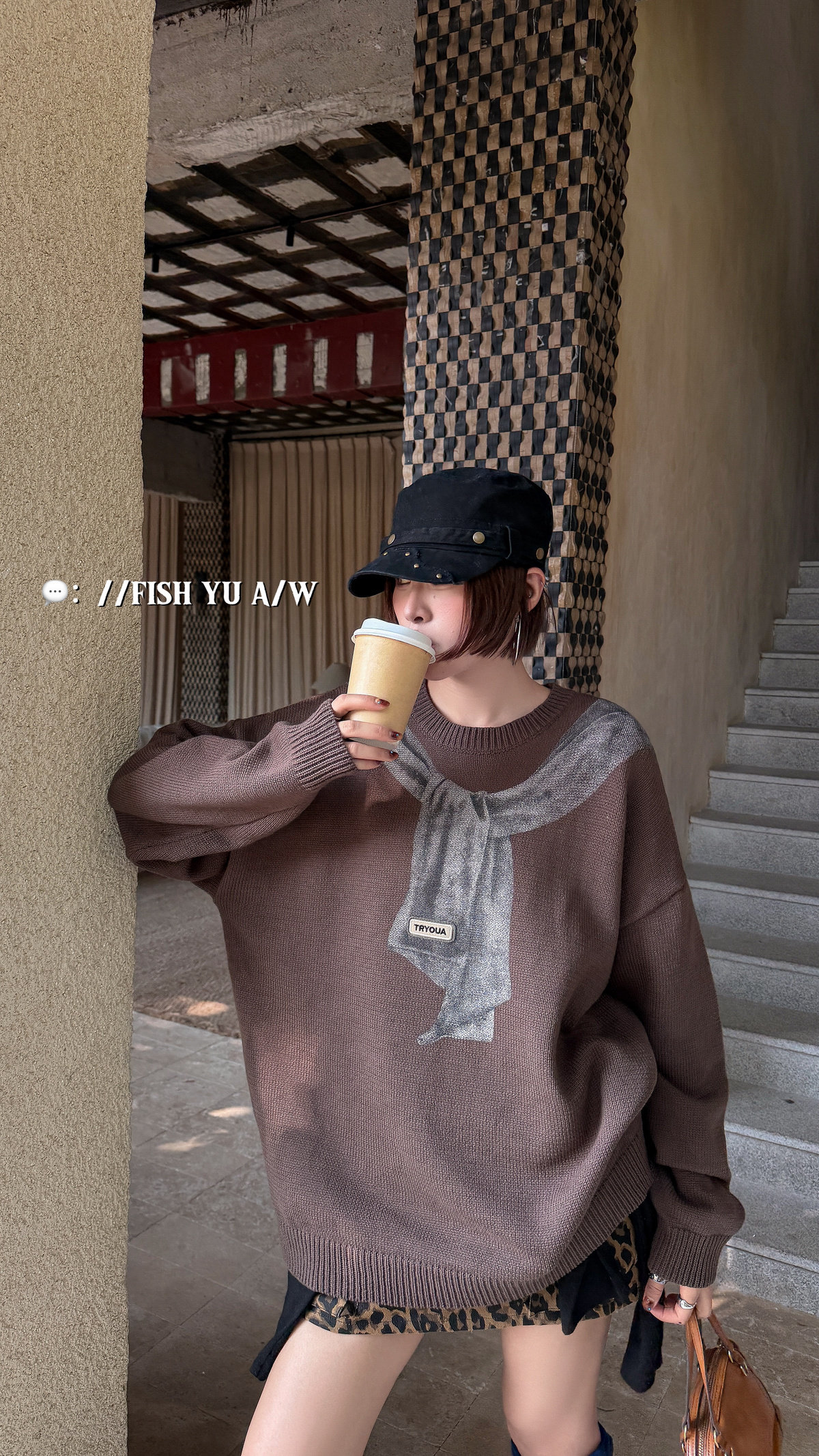FISHYU美式复古披肩白墨印花立体刺绣小标休闲宽松大版毛衣626670