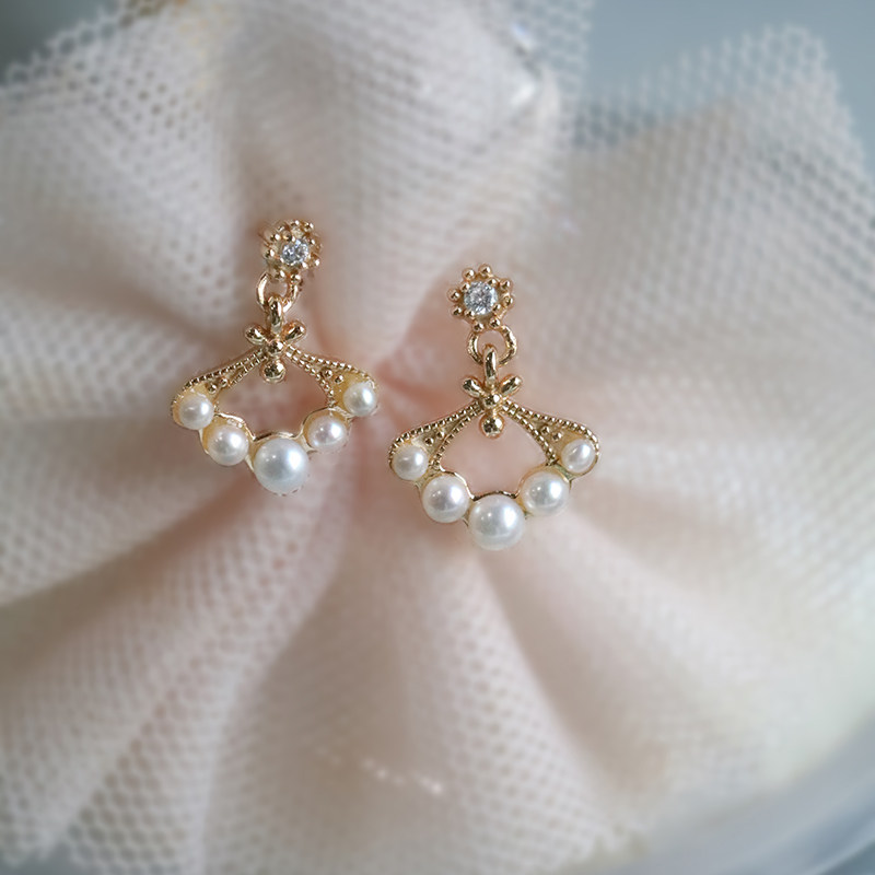 白麝香。精致白羽翼巴洛克风天然正圆淡水珍珠 S925纯银镀金 耳钉