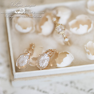 女 绝美惊艳雏菊雕刻天然白水晶澳宝925纯银耳夹戒指 Licht. 凝光