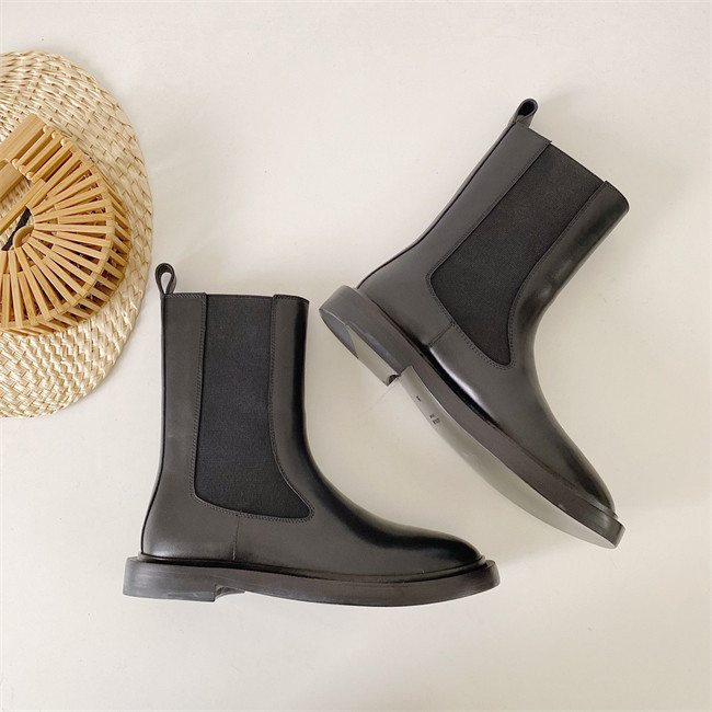 여성을위한 영국 스타일 라운드 발가락 첼시 짧은 부츠 2024 가을 겨울 새로운 굴뚝 부츠  가죽 마틴 부츠 여성 싱글 부츠
