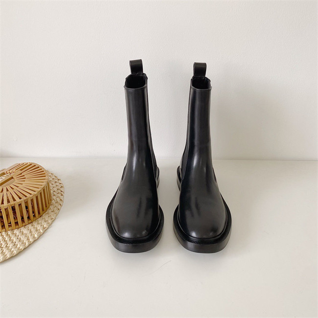 여성을위한 영국 스타일 라운드 발가락 첼시 짧은 부츠 2024 가을 겨울 새로운 굴뚝 부츠  가죽 마틴 부츠 여성 싱글 부츠