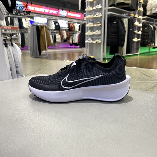 Nike/耐克女轻便透气跑步鞋