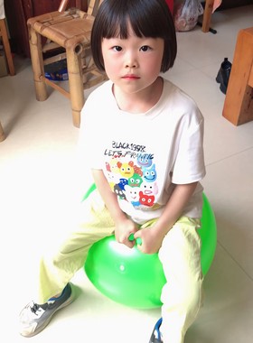 充气羊角球加厚瑜伽健身运动跳跳球无图案纯色减压摔打手柄球45cm