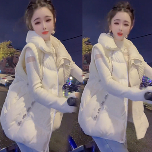 高级感洋气羽绒棉服马甲冬季新款时尚串珠宽松显瘦连帽棉衣外套女