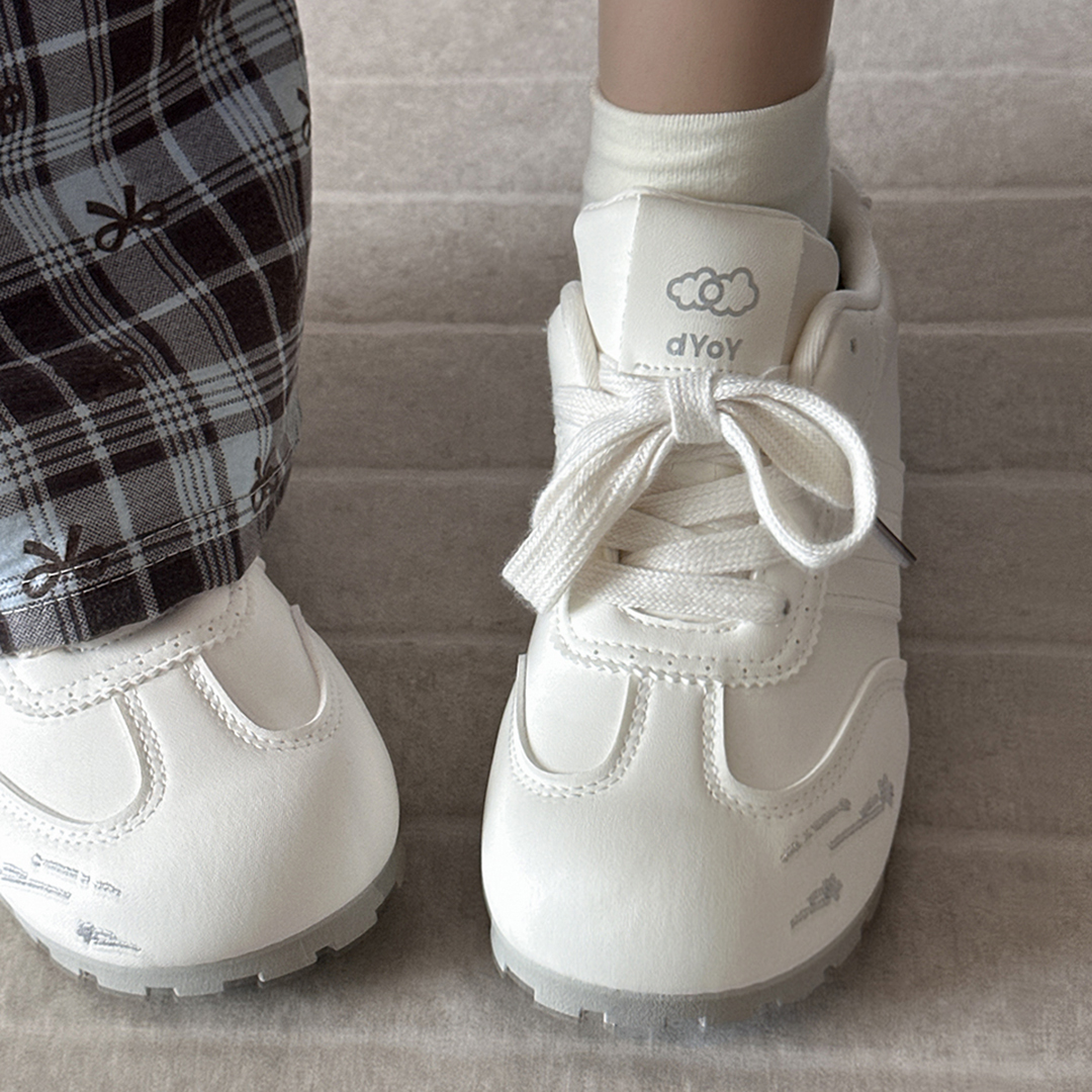 路十三原创不撞款刺绣女鞋2025秋季爆款休闲小白鞋chic百搭德训鞋