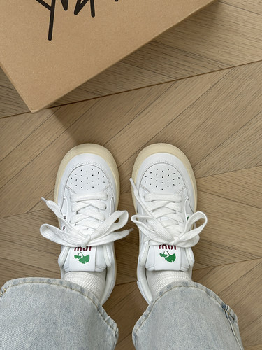 路十三韩系小白鞋女配裙子春秋百搭学生平底休闲板鞋小众chic鞋子