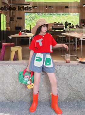 墨宝童装 MoobooKids_朝气橙红显白贴布格纹T恤+贴布字母蓝色短裤