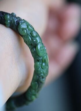 《春风又绿江南岸》天然和田玉俄料老料黑皮碧玉精雕如意手镯57圈