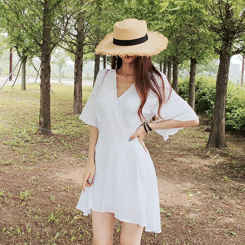 2026夏装新款中袖性感深V领系带连衣裙女韩版中长款荷叶边短裙子