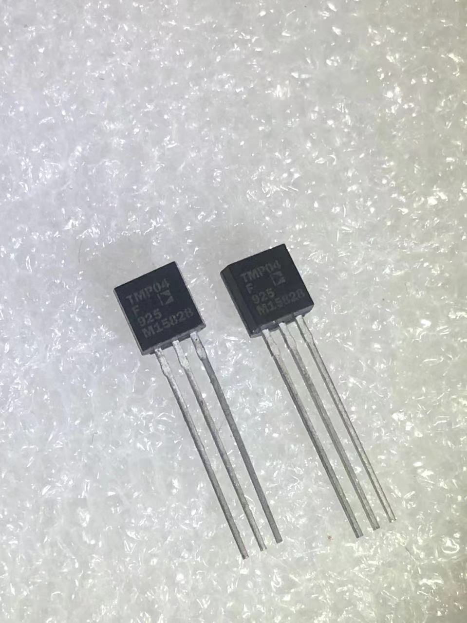 全新原装正品 TMP04FT9  TMP04FT9Z TO-92 AD现货 温度传感器