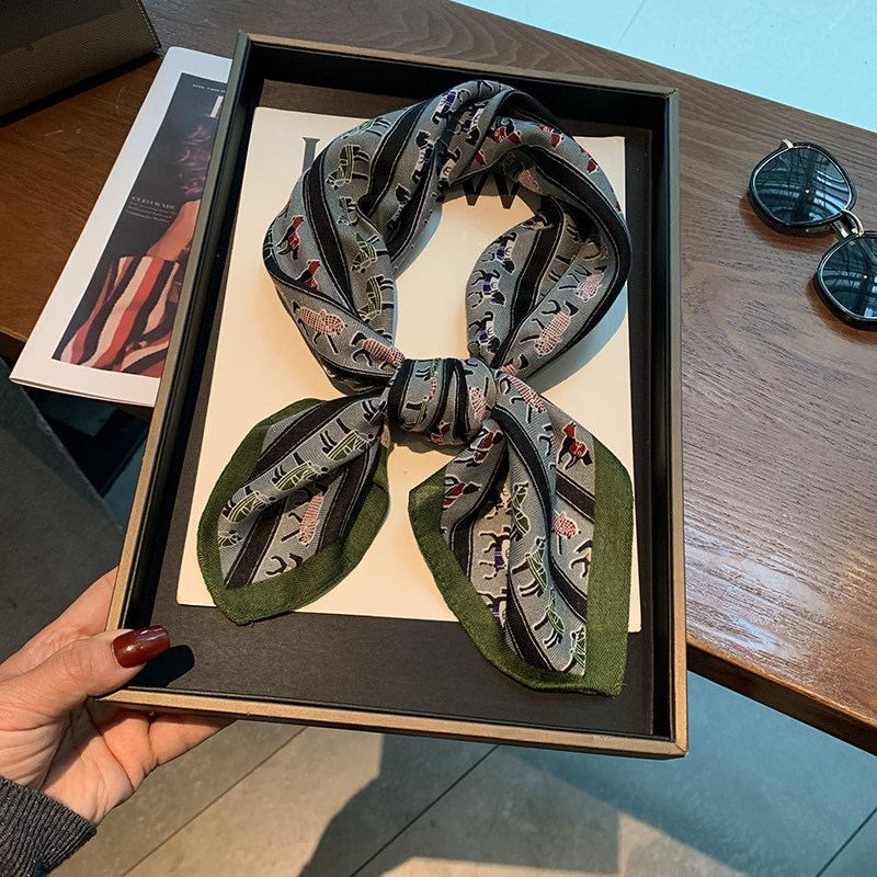 丝巾小方巾女复古丝绒绿色骏马皮扣万能领巾 搭西装的ins头巾发带,服饰配件/皮带/帽子/围巾,围巾/丝巾/披肩,淘宝优惠券,粉丝福利购,淘宝优惠卷