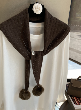 韩国简约复古绵羊毛羊绒小披肩女秋冬保暖针织兔毛球三角巾围巾