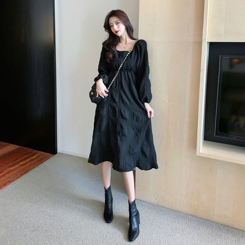 Black French square collar fall / winter 2020 new style long sleeve dress with waist closing and thin bottom skirt