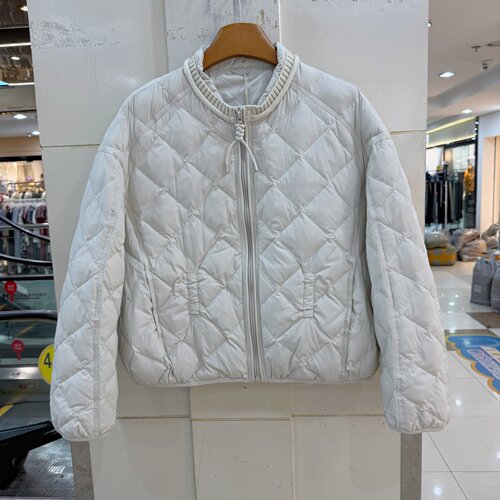 8802欧货菱格纹绗缝短款轻薄羽绒服女针织立领拉链95白鸭绒外套冬