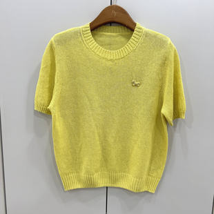 597欧洲站26春夏时尚 上衣 圆领宽松显瘦百搭简约小马胸针针织短袖