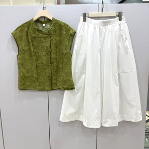 依米莎26B068-1 斜门禁三粒扣飞飞袖衬衣+白色阔腿裤国风两件套