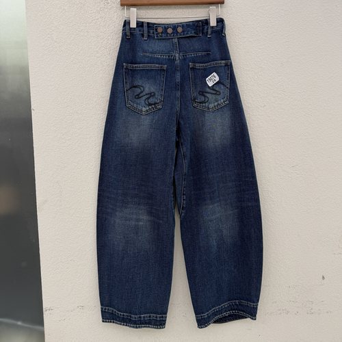 2026秋款JEANS红提子19076显瘦弯刀牛仔裤女刺绣彩线拖地裤香蕉裤