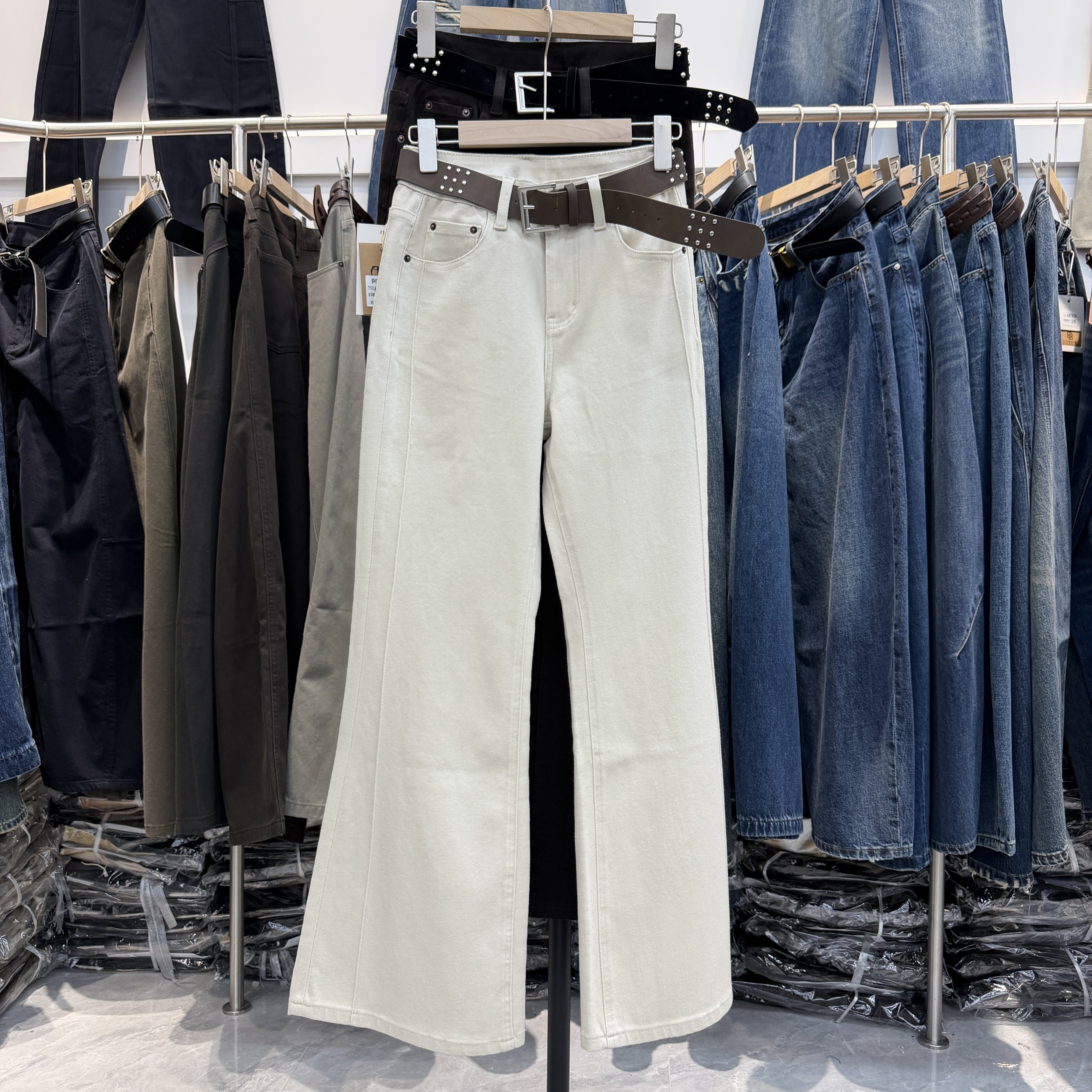 Jeans阿凡牛67838 秋款韩版高腰显瘦百搭休闲宽松筒喇裤女喇叭裤