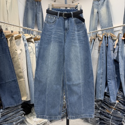 2026春季新款Jeans阿凡牛A5519浅蓝宽松显瘦百搭女牛仔阔腿弯刀裤