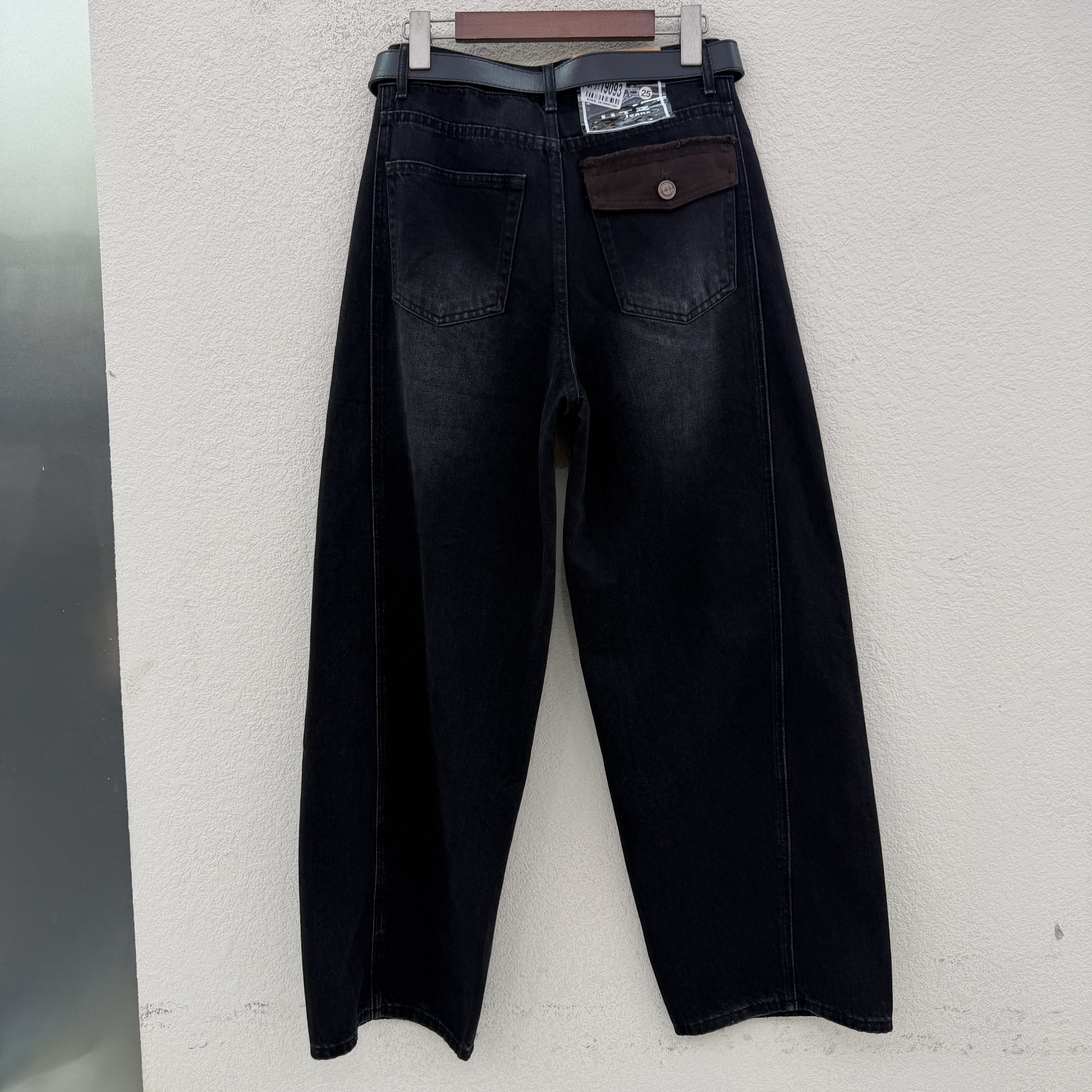 2026秋款JEANS红提子19093牛仔裤女高腰黑灰色弯刀裤翻盖香蕉裤