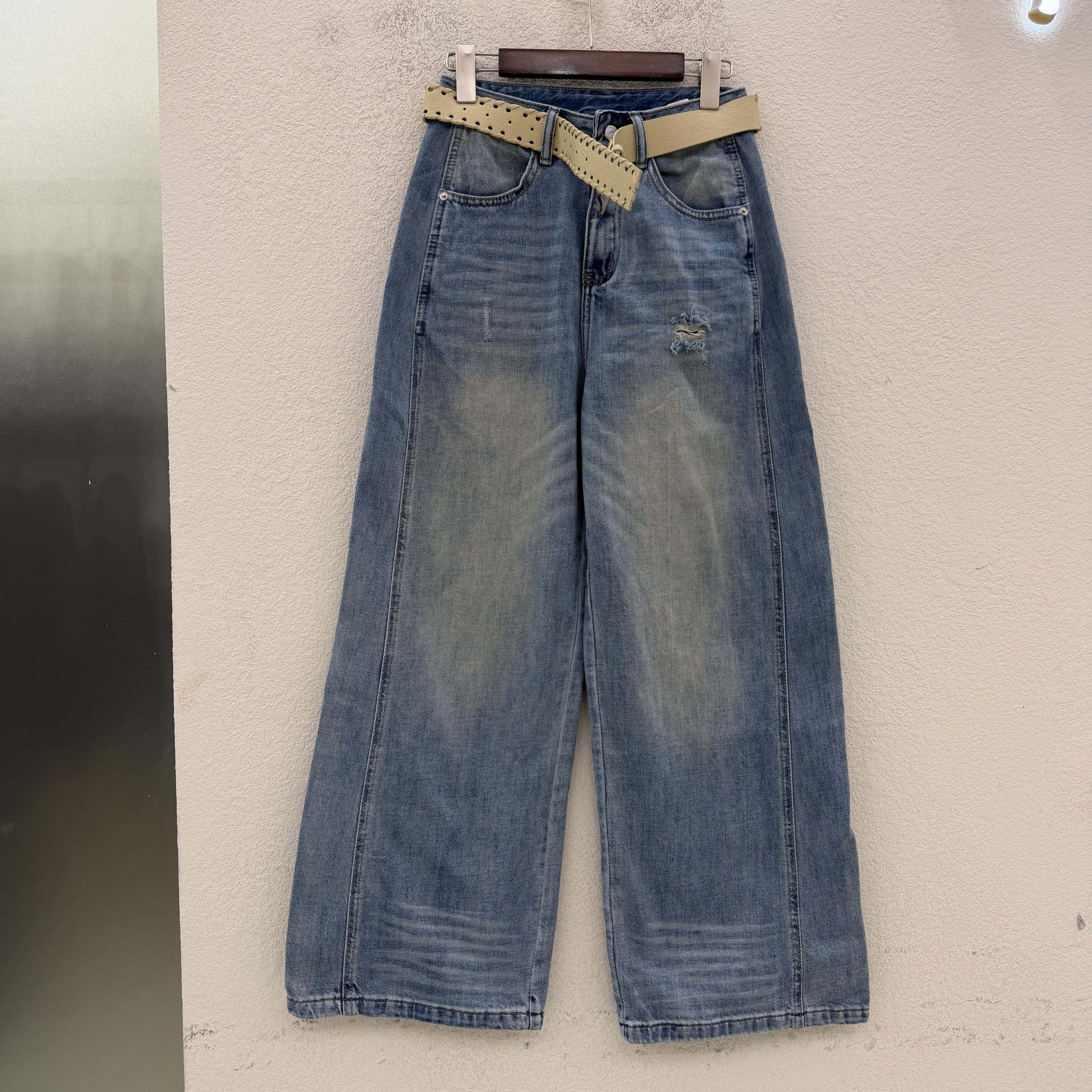 2026春款JEANS金蚂蚁2697牛仔裤女高腰显瘦破洞镰刀裤宽松拖地裤