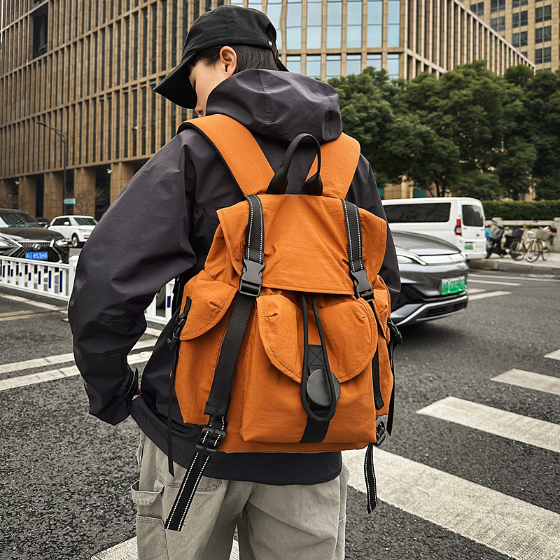 绮利达运动大容量休闲轻便双肩包