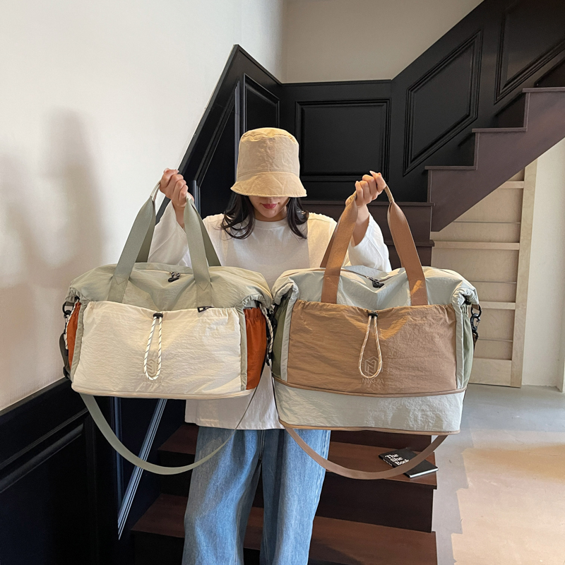 轻便出差通勤便携包大容量短途