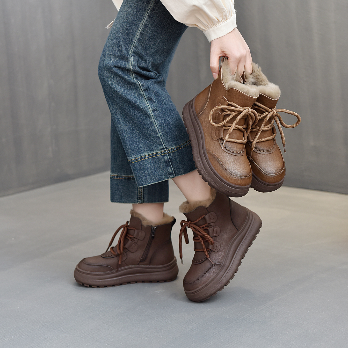 2025新款加绒保暖雪地靴妈妈鞋棉鞋防滑软底短靴女鞋冬季短靴棉靴