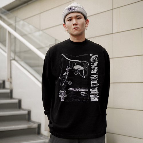 YKHD欺骗童真美式街头长袖T恤