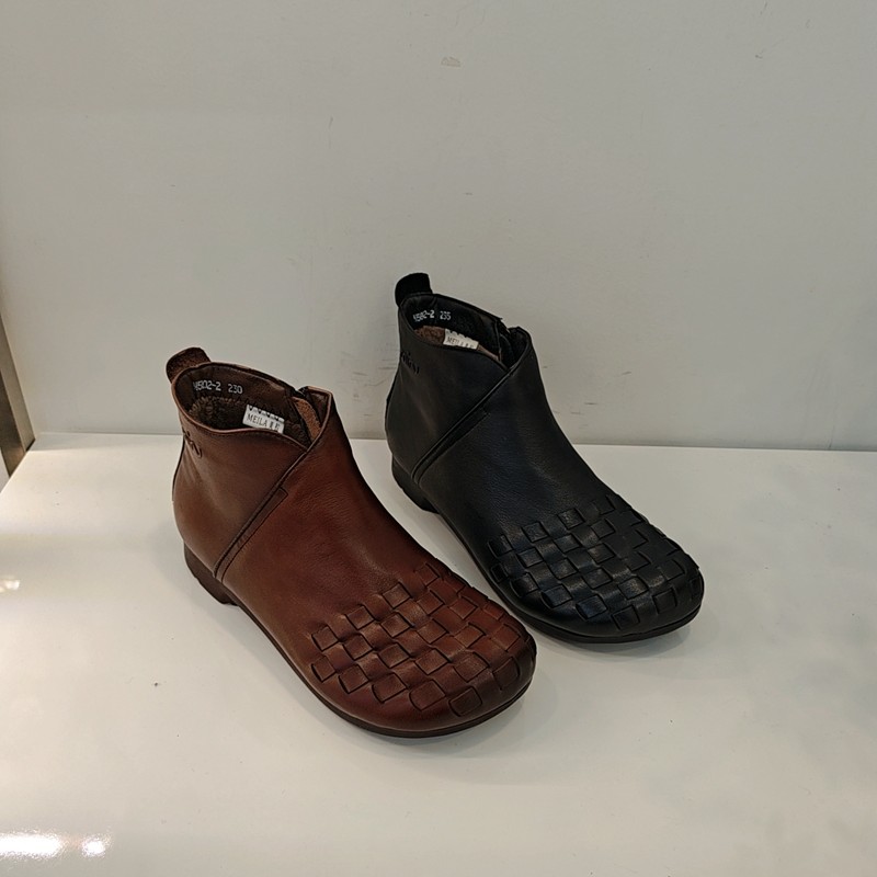 美拉复古圆头编织牛皮马丁靴