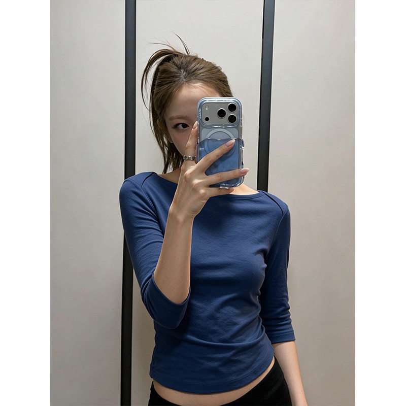 楠涛设计感正肩船领中袖T恤女秋季新款复古高弹修身显瘦打底上衣
