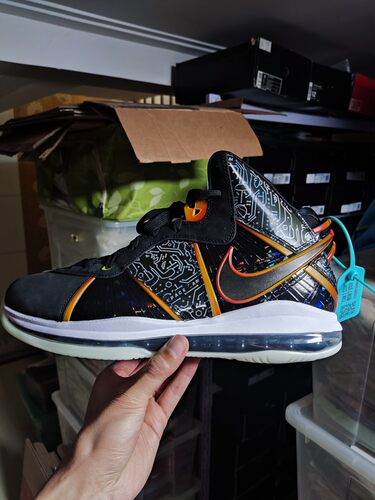 Nike LEBRON 8 詹姆斯8黑橙 空中大灌篮夜光篮球鞋DB1732-001