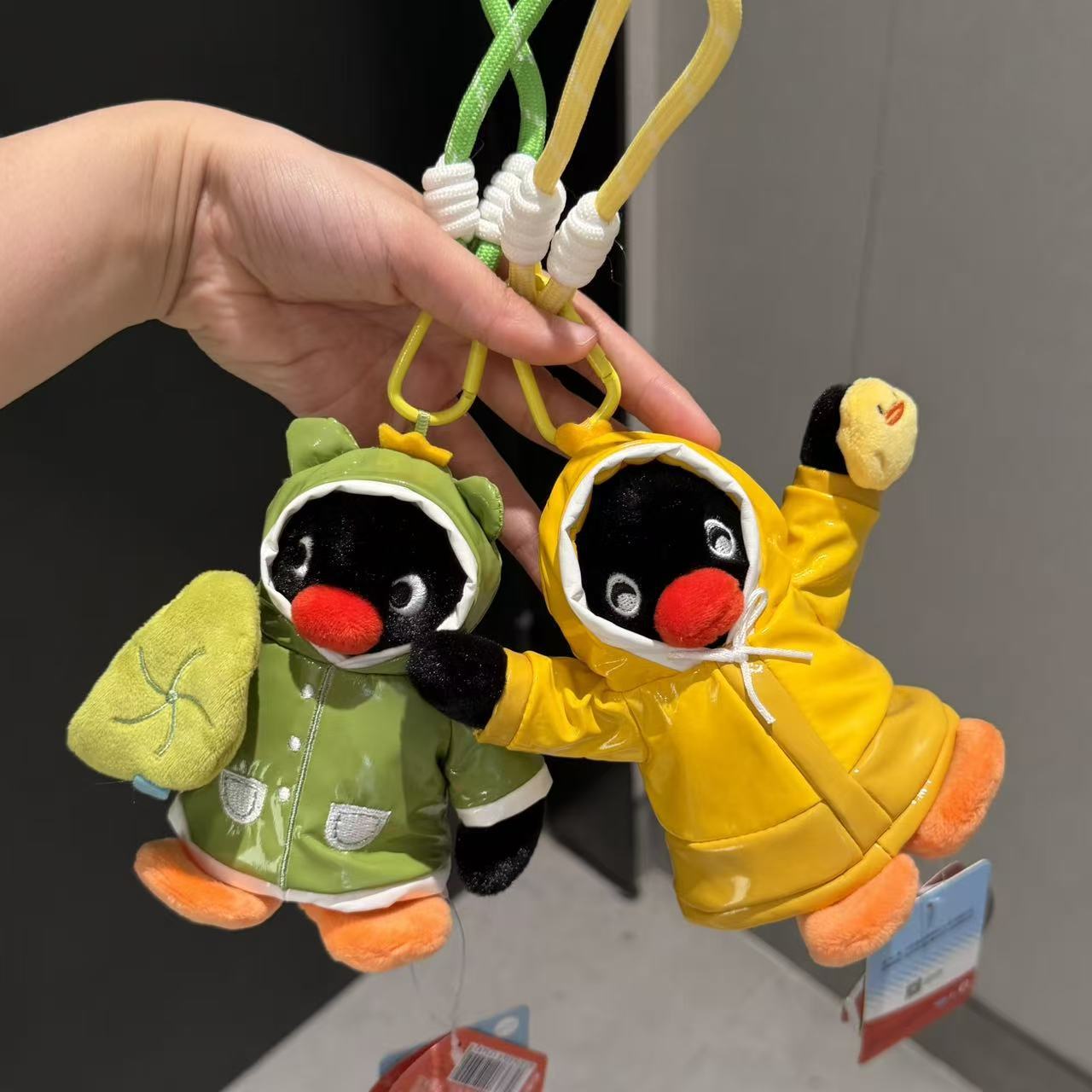 正版雨衣Pingu企鹅包包挂件卡通毛绒玩偶钥匙扣玩具可爱礼物图片